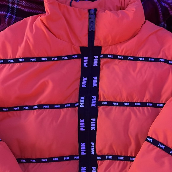 RARE HTF PINK VICTORIAS SECRET ORANGE LOGO 2018 FASHION SHOW PUFFER JACKET - Picture 5 of 11